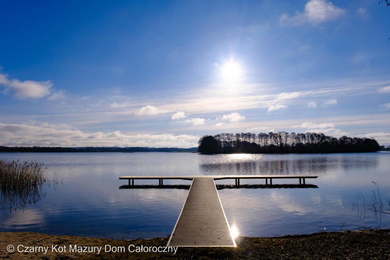 Czarny Kot Mazury Dom Caloroczny Villa Malkinie Exterior photo